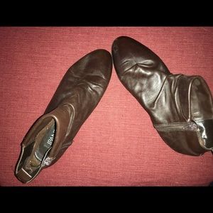 Ladies Leather Ankle Boots, size 10, brown